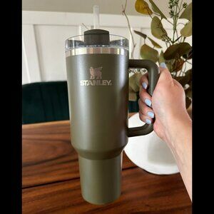 Stanley | Hearth & Hand with Magnolia | Peat Moss | 40 oz H2.0 Quencher Tumbler